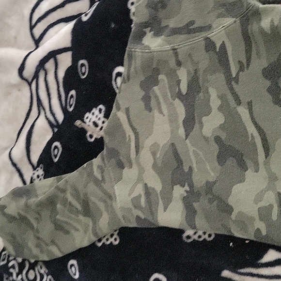 Goerge camo suit sweater and pants XL pants and large sweater matching set - Picture 11 of 11